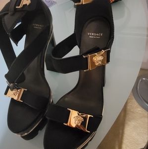 100% AUTHENIC New Black Versace Sandals, Sz. 39 ( 8.5-9 women), Excellent Cond.